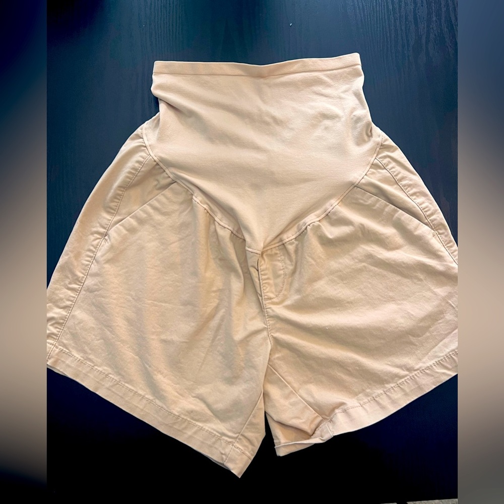 Old navy maternity khaki shorts